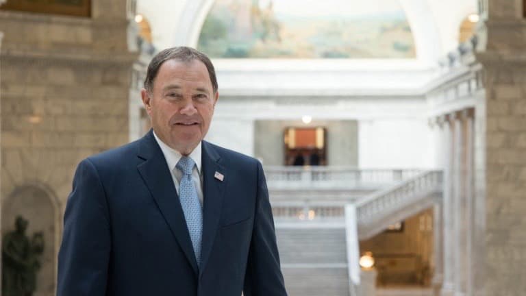 Gobernador de Utah podría emitir mandato estatal de uso obligatorio de máscaras faciales