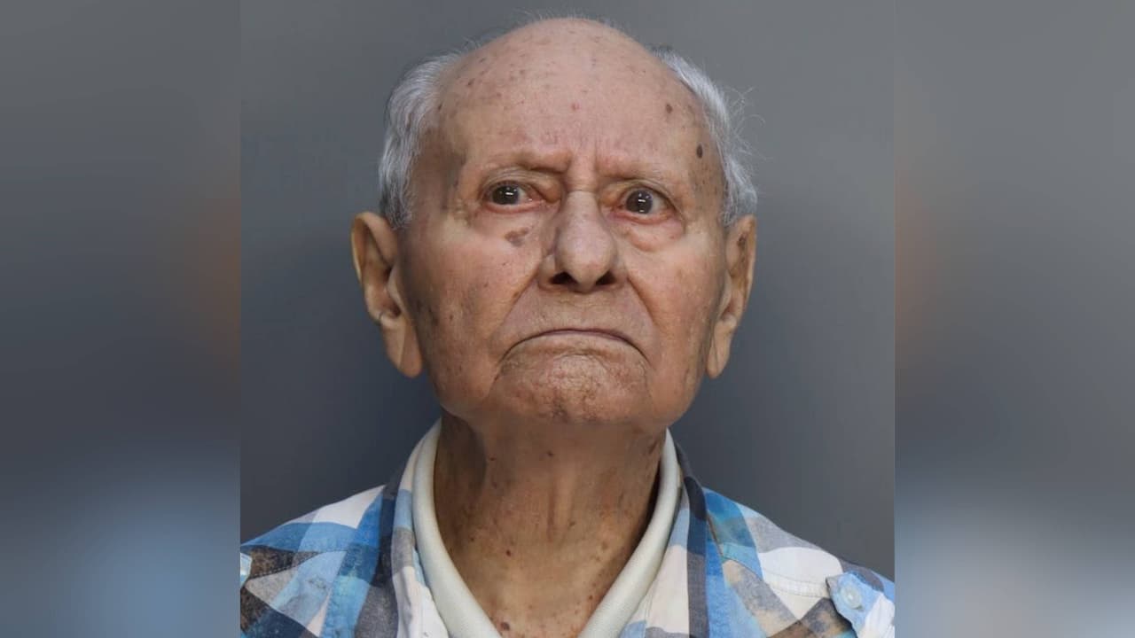 Acusan a hombre de 98 años de apuñalar a su nuera en una residencia de la Pequeña Habana