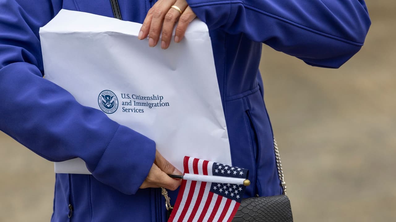 “Hablemos de Inmigración”: hoy a las 7 pm las claves del reglamento del ‘Parole in Place’