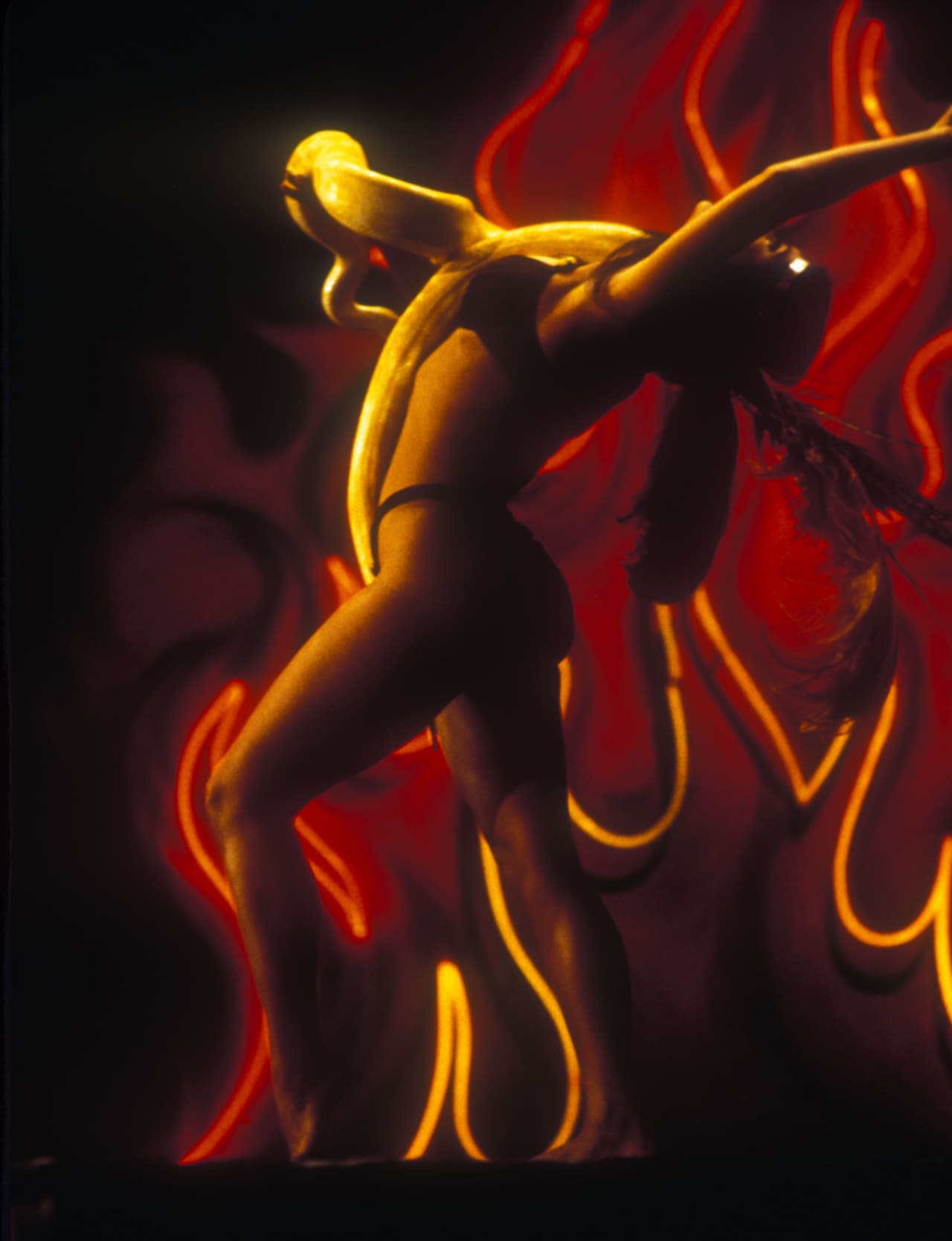 En 1996, 'Del crepúsculo al amanecer' llegó a la vida de la mexicana. La película estuvo dirigida por Robert Rodriguez y escrita por Quentin Tarantino. En esta historia dio vida a Satánico Pandemonium.