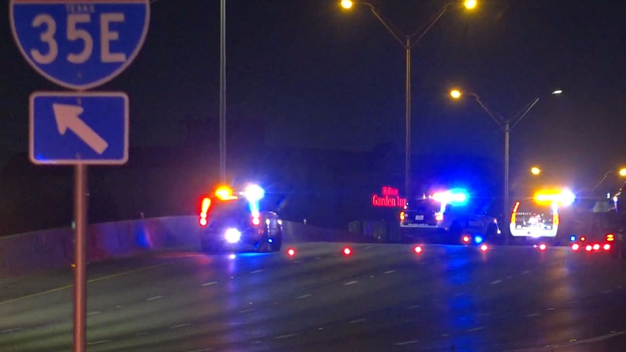 Cierran la I-35 en el centro de Dallas, tras atropello y muerte de un peatón