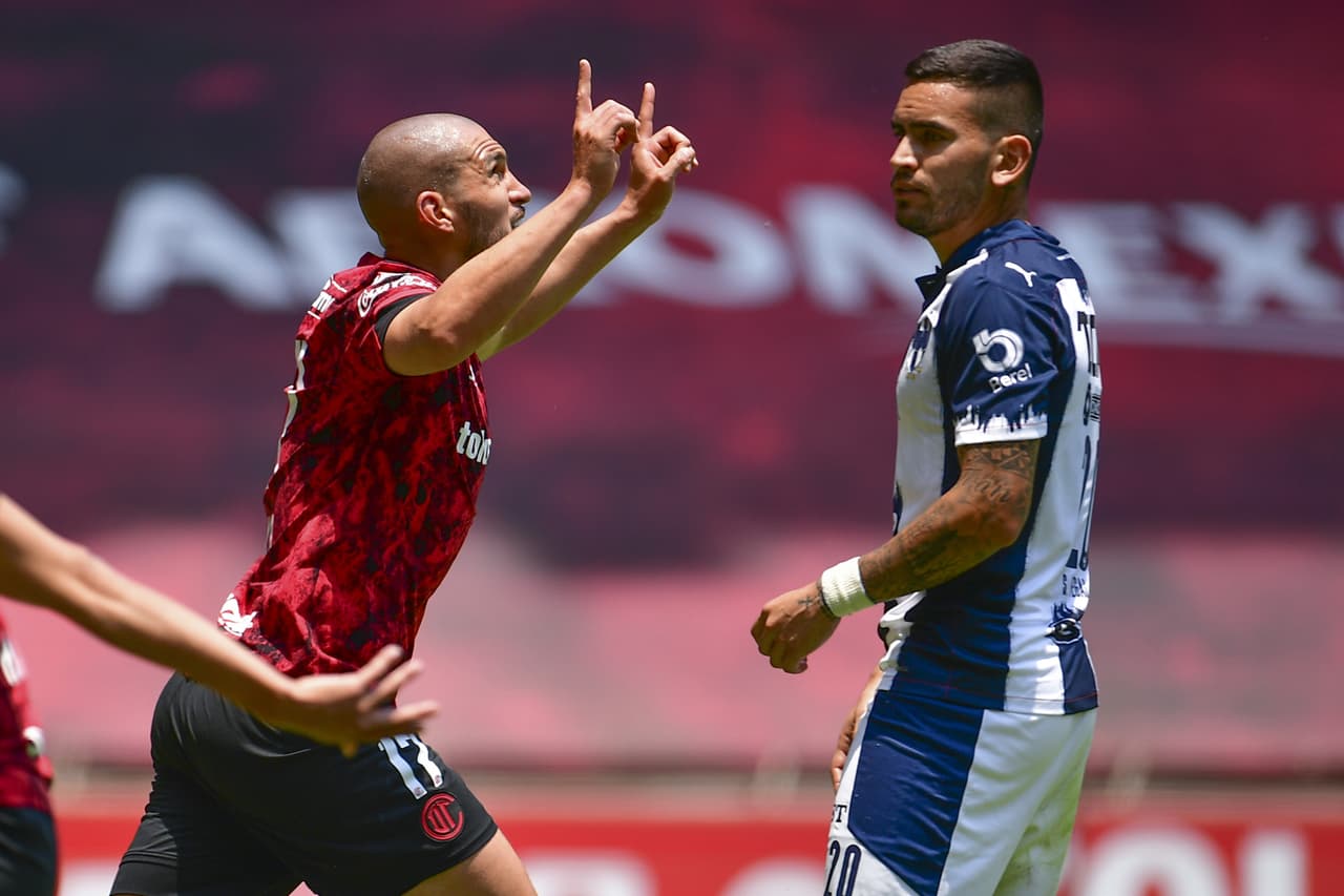 Monterrey se impone a Toluca 2-1 en el Nemesio Diez, durante la Jornada 14 de la Liga MX. Con un golazo a distancia, Sebastián Vegas de los Rayados abrió el marcador, seguido de Maximiliano Meza para ponerse arriba en el encuentro. Ya al minuto 71, Jorge Torres Nilo puso el único tanto para los 'Diablos Rojos'.