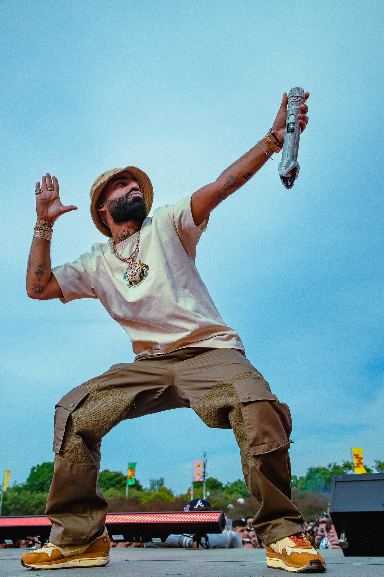 El intérprete de "Tú No vive Así" puso a miles de personas a perrear hasta el piso.