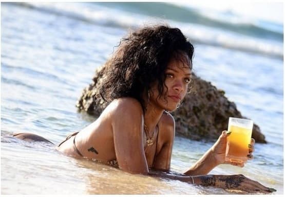 Tan hermosa... con razón miles de caballeros la admiran.