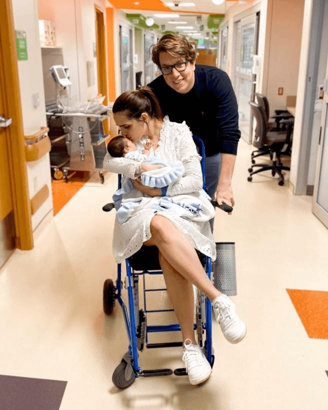 La presentadora de moda tuvo un embarazo complicado, pero su fortaleza y enormes ganas de ser mamá fueron claves para que todo quedará en una experiencia de vida y diera paso a la felicidad junto a 'baby Diego'.