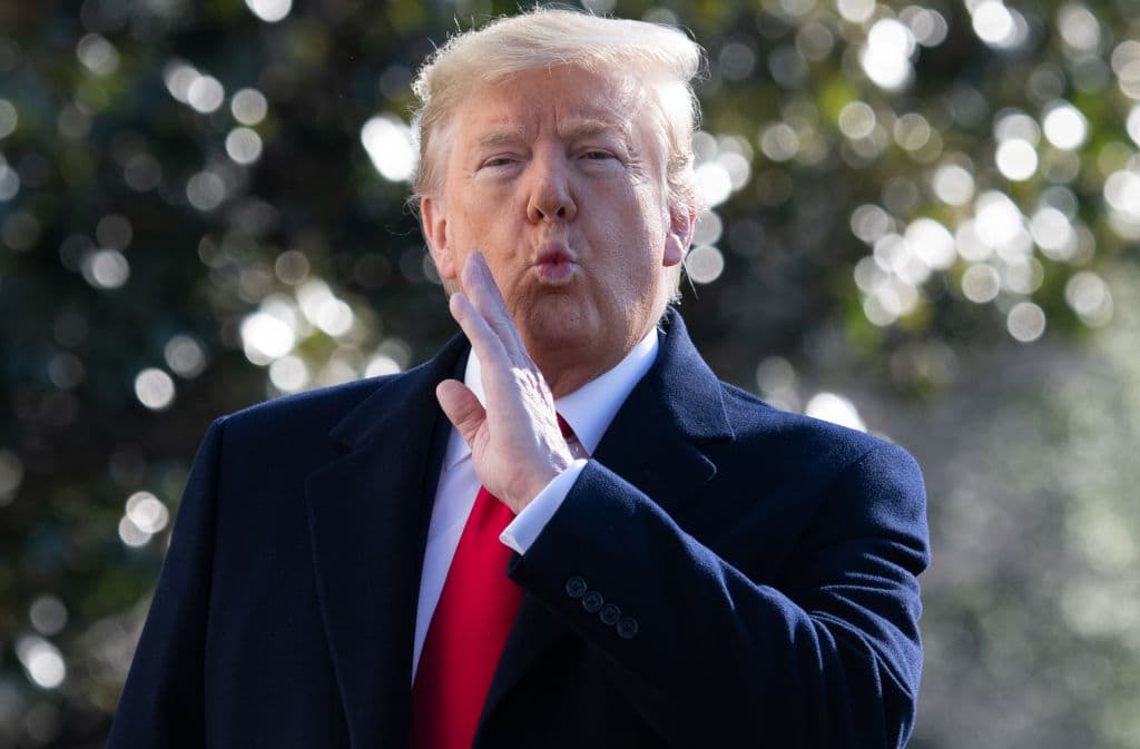 ¿Es Donald Trump el "jefe de la aplicación de la ley" como él dice?