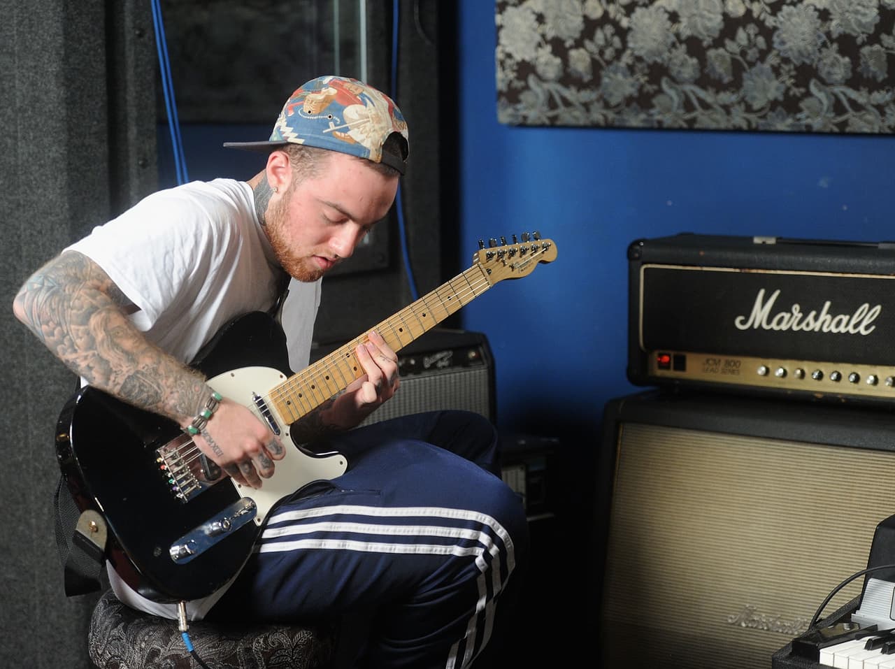 Los instrumentos y equipos musicales de Miller, que podrían incluir una guitarra de $5,000, según TMZ, están destinados para su amigo Dylan Rectenwald.