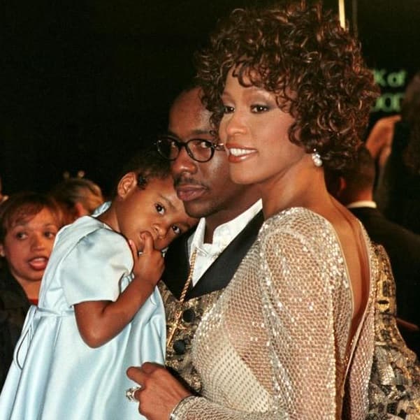 Pero la infancia de esta pequeña no fue nada fácil, tampoco su vida.