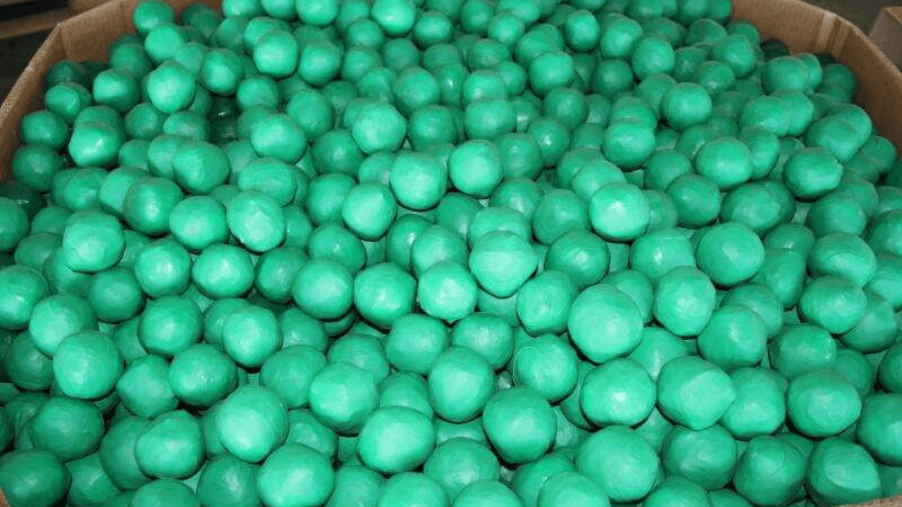 <h3 class="cms-H3-H3"><b>En limones falsos</b></h3>
<br>En el Puente Internacional de Pharr, las autoridades encontraron 3,947 libras de supuesta marihuana
<a href="https://www.univision.com/local/san-antonio-kwex/agentes-fronterizos-en-texas-descubrieron-casi-4-000-libras-de-marihuana-escondidas-en-limones-falsos" target="_blank">dentro de limones falsos</a> en un tractocamión. La droga fue valuada en alrededor de $789,467, anunció la agencia. Los hechos ocurrieron en febrero de 2017 y confiscaron 34,764 paquetes de la droga.