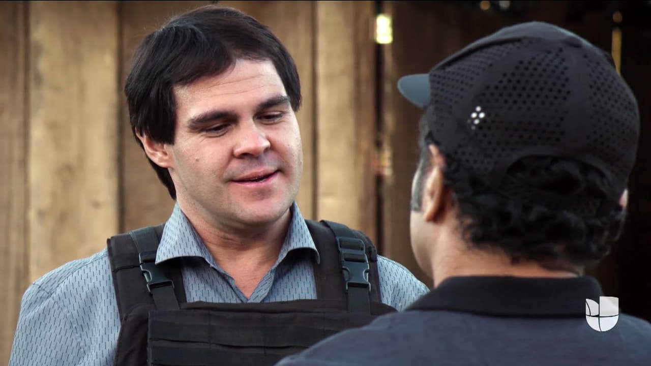 Una vez fuera, 'El Chapo' visitó a sus socios y los felicitó por el éxito de la fuga.