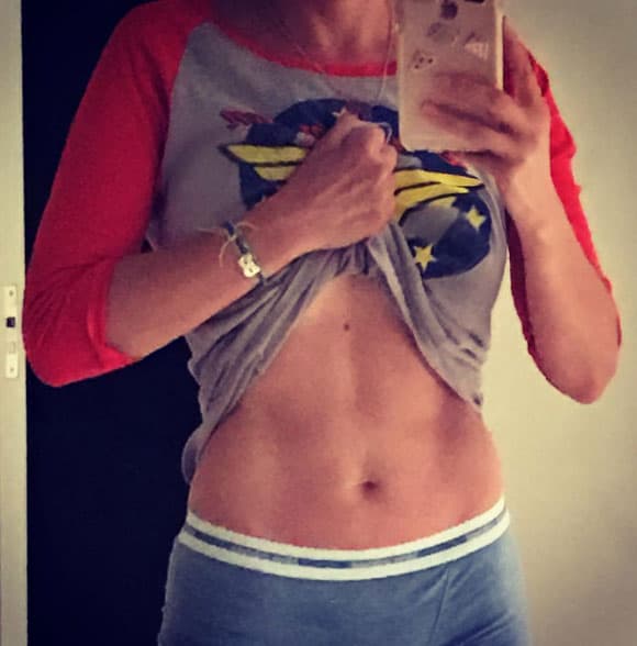 Y se sorprende que, después de todo lo que come, tenga el abdomen plano. ¡Qué envidia!