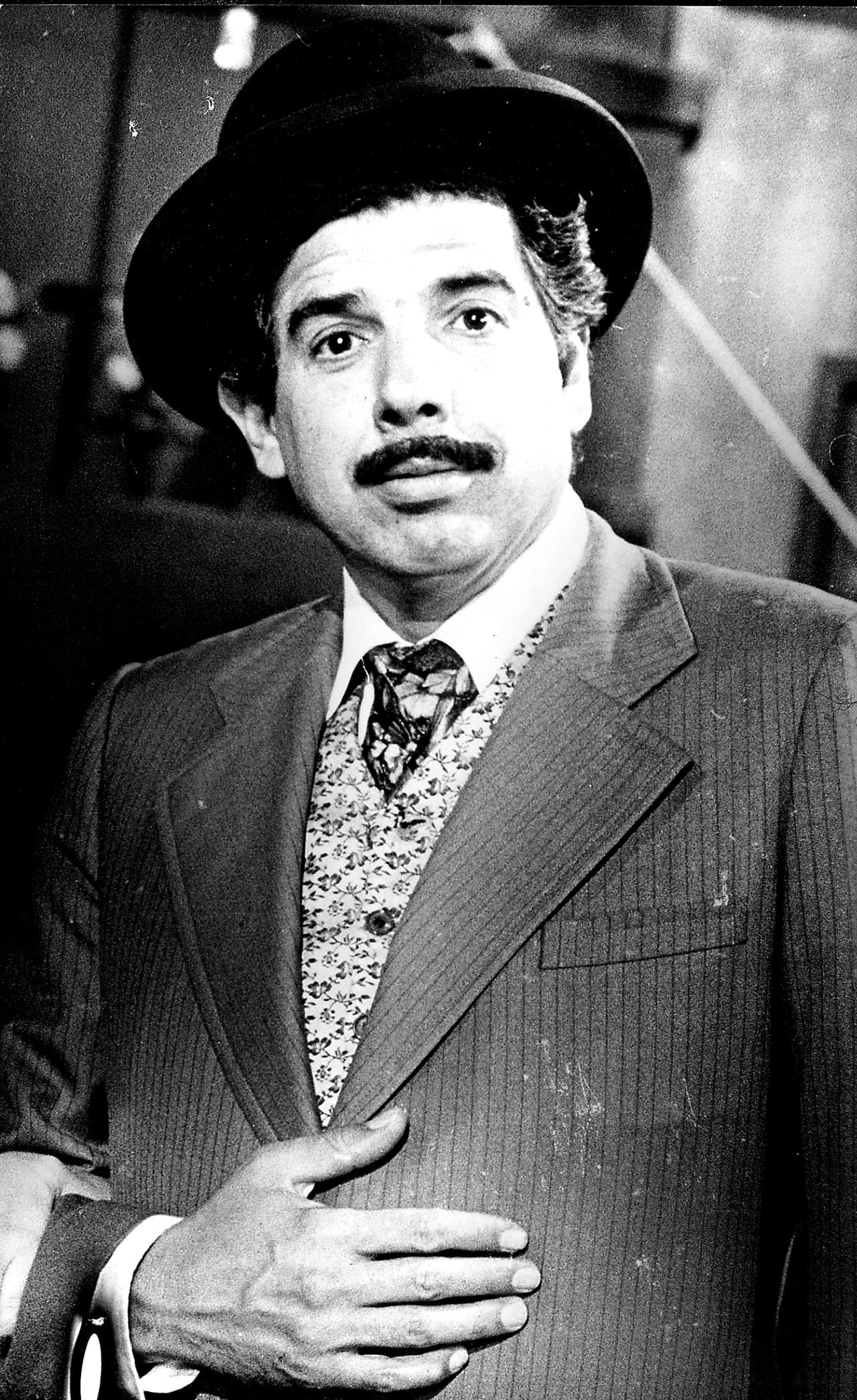 Comenzamos con el inolvidable Profesor Jirafales, interpretado por Rubén Aguirre, quien era todo un encanto dentro y fuera de la televisión.