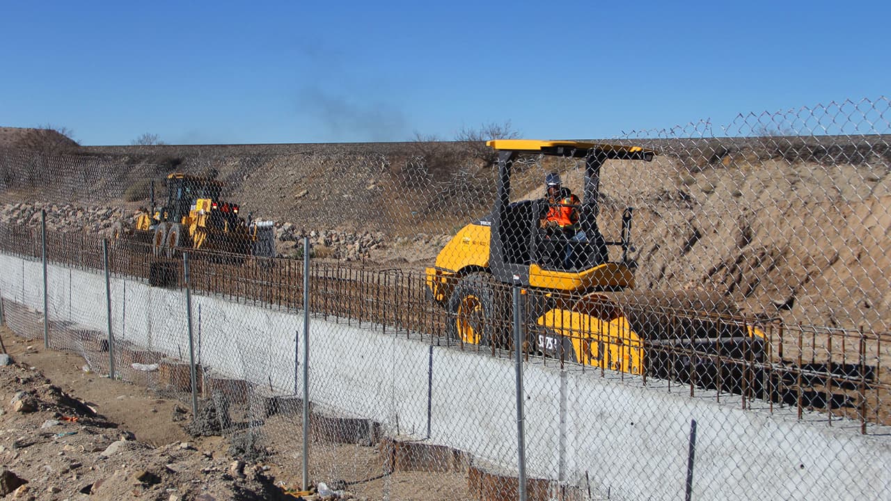 Cámara Baja aprueba presupuesto del Pentágono: $1,600 millones van para el muro