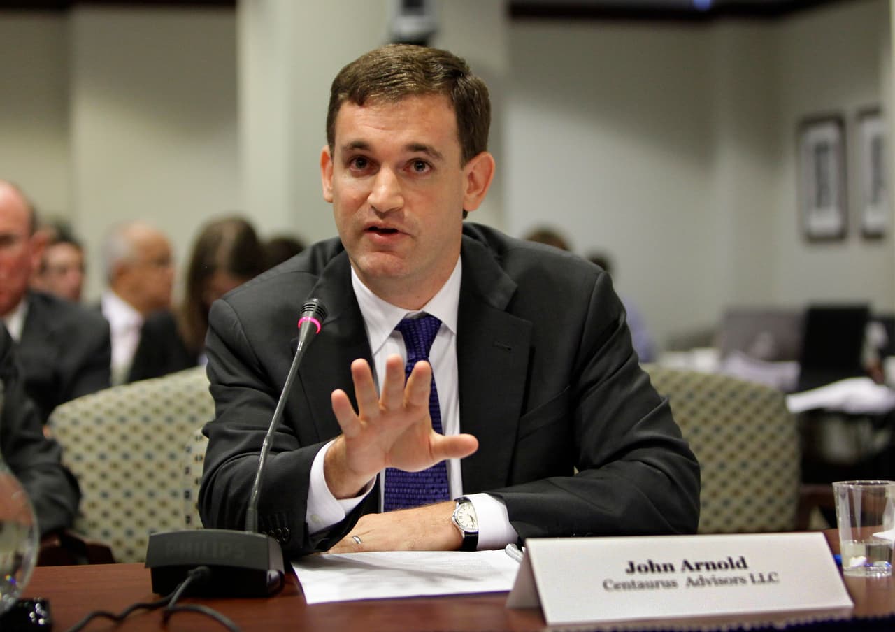 <b>Puesto 11. John y Laura Arnold</b>
<br>
<br>Donaciones de por vida: 1,200 millones de dólares.
<br>
<br>Porcentaje del patrimonio neto donado: 27.3%.
<br>
<br>Patrimonio neto: 3,300 millones de dólares.
<br>
<br>Enfoque de sus aportes: educación, justicia penal y salud.
<br>
<br>El exejecutivo de la petrolero Enron y su esposa han centrado su trabajo caritativo en iniciativas para reducir los precios de los medicamentos, poner fin al encarcelamiento masivo y promover políticas fiscales más equitativas. Se han comprometido a donar el 5% de su patrimonio neto anualmente.
<br>