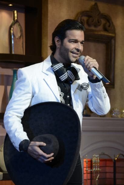 Pablo Montero le cantó a las mamitas