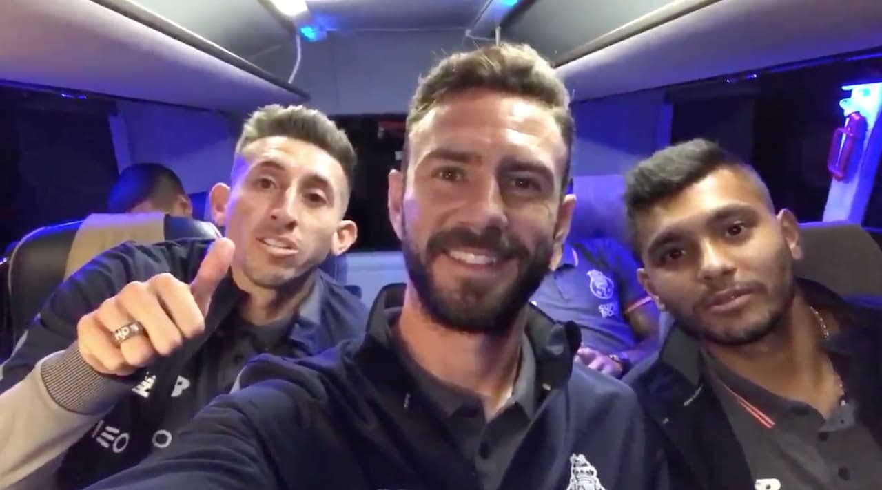 #FuerzaLeo  Figuras del fútbol alientan a Leo Farías en su recuperación tras el terremoto