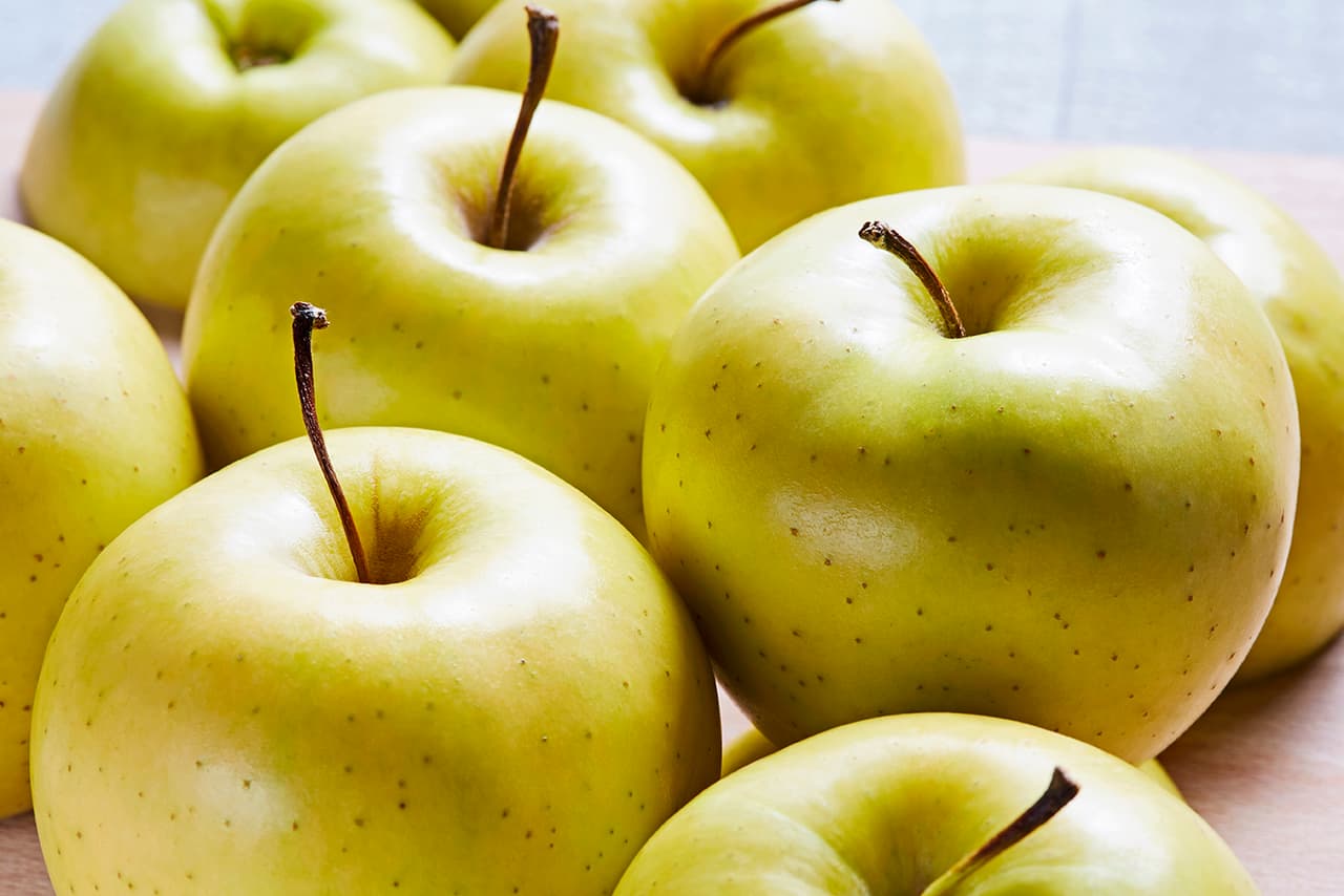 Manzanas (apples) El consumo de frutas en la nación ha experimentado un crecimiento sostenido durante los últimos años.