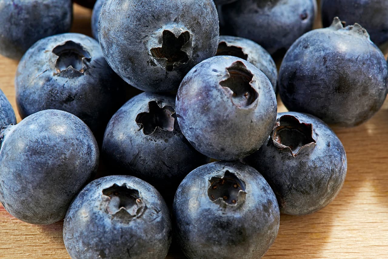 Arándanos (blueberries) Los principales abastecedores de frutas a este mercado son México, Chile, Costa Rica, Honduras y Guatemala.
