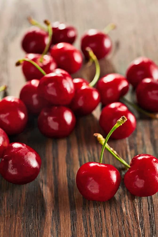Cerezas (cherries) Los Estados Unidos es el principal mercado en el mundo para las frutas en estado fresco y congelado, tanto como país importador como exportador, con el 18% del comercio mundial.