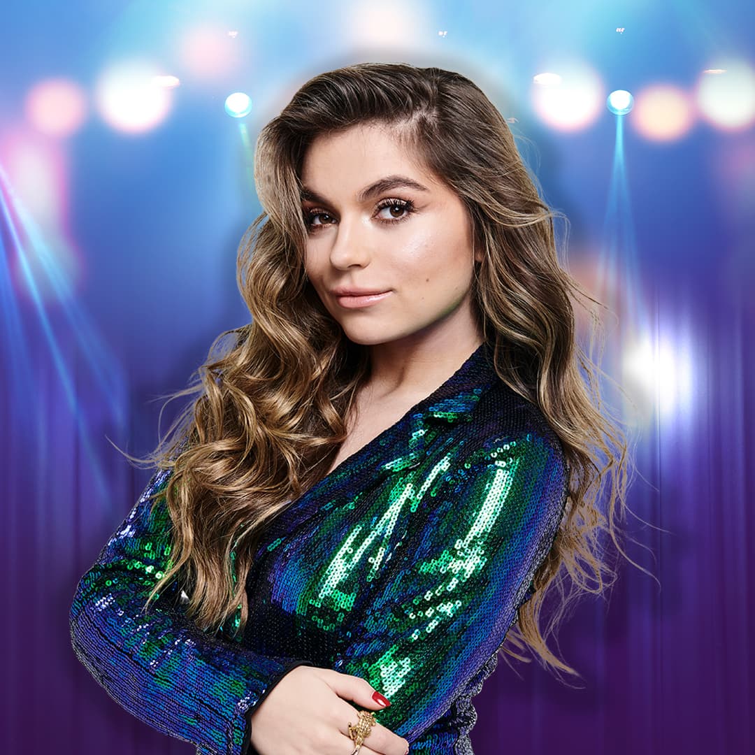 Quien la ve a sus 23 años, siempre con una respuesta amable, poco pudiera pensar en los obstáculos que enfrenta 
<b><a href="https://www.univision.com/shows/mira-quien-baila/mqb-ensayos-sofia-kiara-adrian-y-fanny-lu-tuvieron-la-primera-asesoria-del-mentor-toni-costa-video">la joven actriz Sofía Castro</a></b>, con tal de obtener la oportunidad de trabajar en lo que más le apasiona: la actuación.