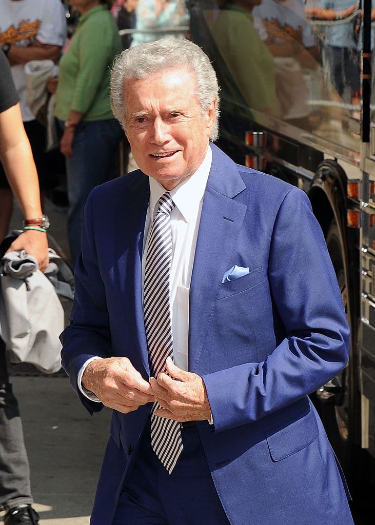 El famosos presentador estadounidense Regis Philbin, falleció el 24 de julio, a los 88 años, tras sufrir un infarto.