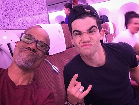 El padre del
<b><a href="https://www.youtube.com/watch?v=EHL73xdmn2I" target="_blank">intérprete de Luke Ross en la popular serie 'Jessie'</a></b>, describió como una “pesadilla” el momento doloroso por el que atraviesa la familia.