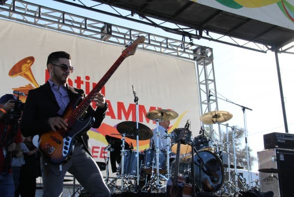 Cientos de personas disfrutaron de la tremenda celebración del Latin Grammy Street Party en Phoenix, donde estuvieron presentes varias agrupaciones nominadas a los premios GRAMMY® Latino incluyendo: Conjunto Primavera, Voz de Mando y Los Canarios de Michoacán. Esta fenomenal fiesta es un preámbulo a la gran noche de la música con la edición 15 de los premios anuales del GRAMMY Latino. Además de disfrutar de lo mejor de la música, los fans pudieron ganar premios y conocer a personalidades de Televisión y Radio de Univisión Arizona.