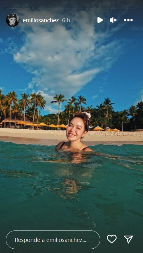 En ocasiones disfrutando del mar y en otras dentro de la piscina.
<br>