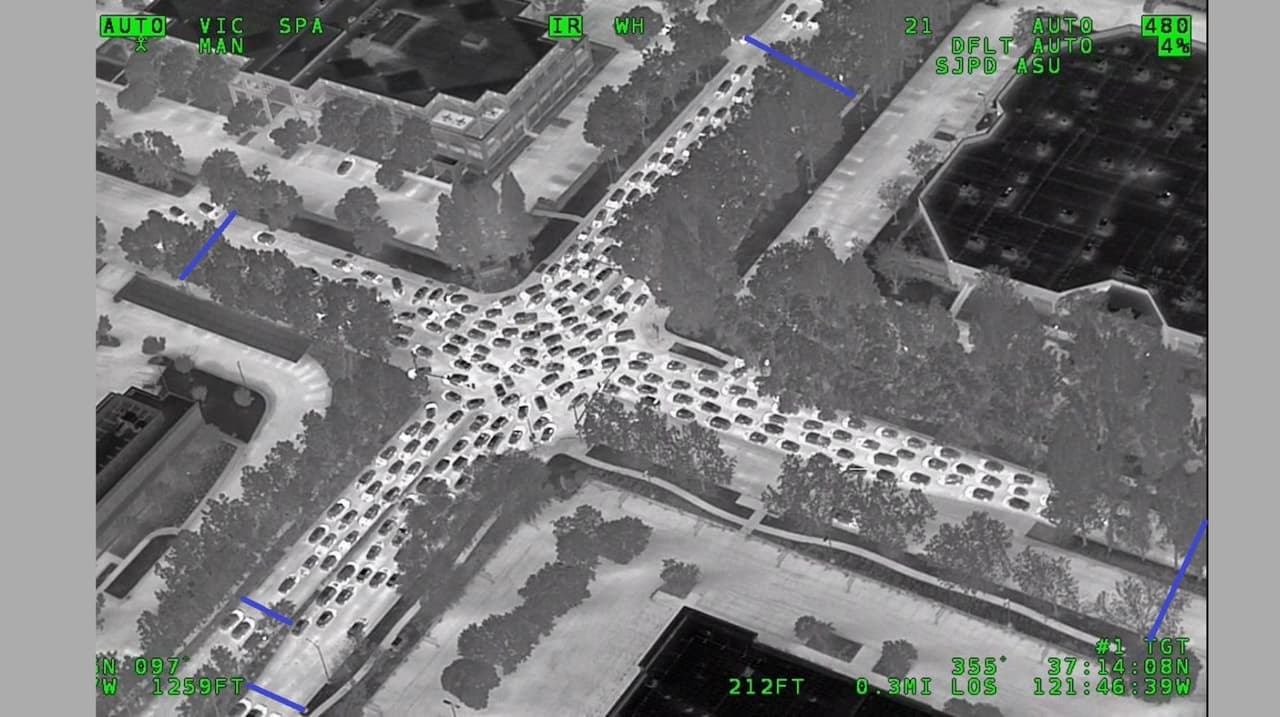 El 'sideshow' se realizó a las 11:00 de la noche y culminó con la intervención de la policía.
<br>