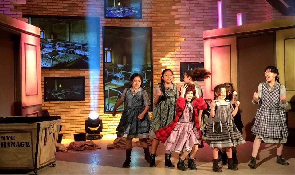 Mía y Nina Rubín llegaron al programa para mostrar su talento en escena.