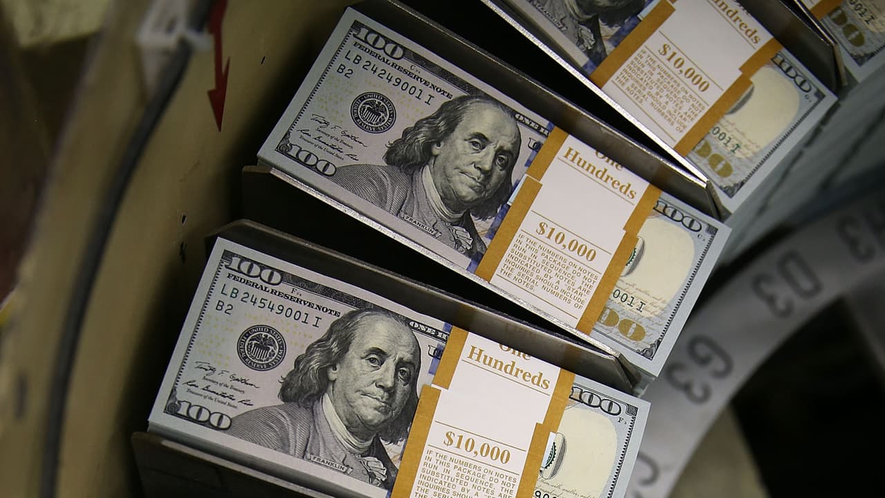 Los tres requisitos para postularse son "poder verificar la identidad, comprobar que vive en Nueva York antes del 27 de marzo de 2020 y demostrar la pérdida de ingresos", explicó la senadora estatal Jessica Ramos, legisladora que apoyó la iniciativa durante meses. Los beneficiarios recibirían un máximo de $15,600.