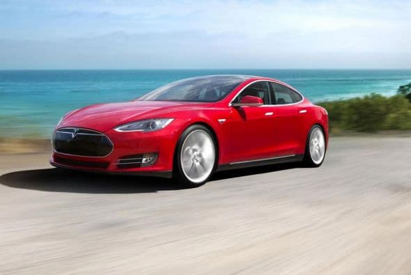 Tesla S P85D, un auto que casi se maneja solo