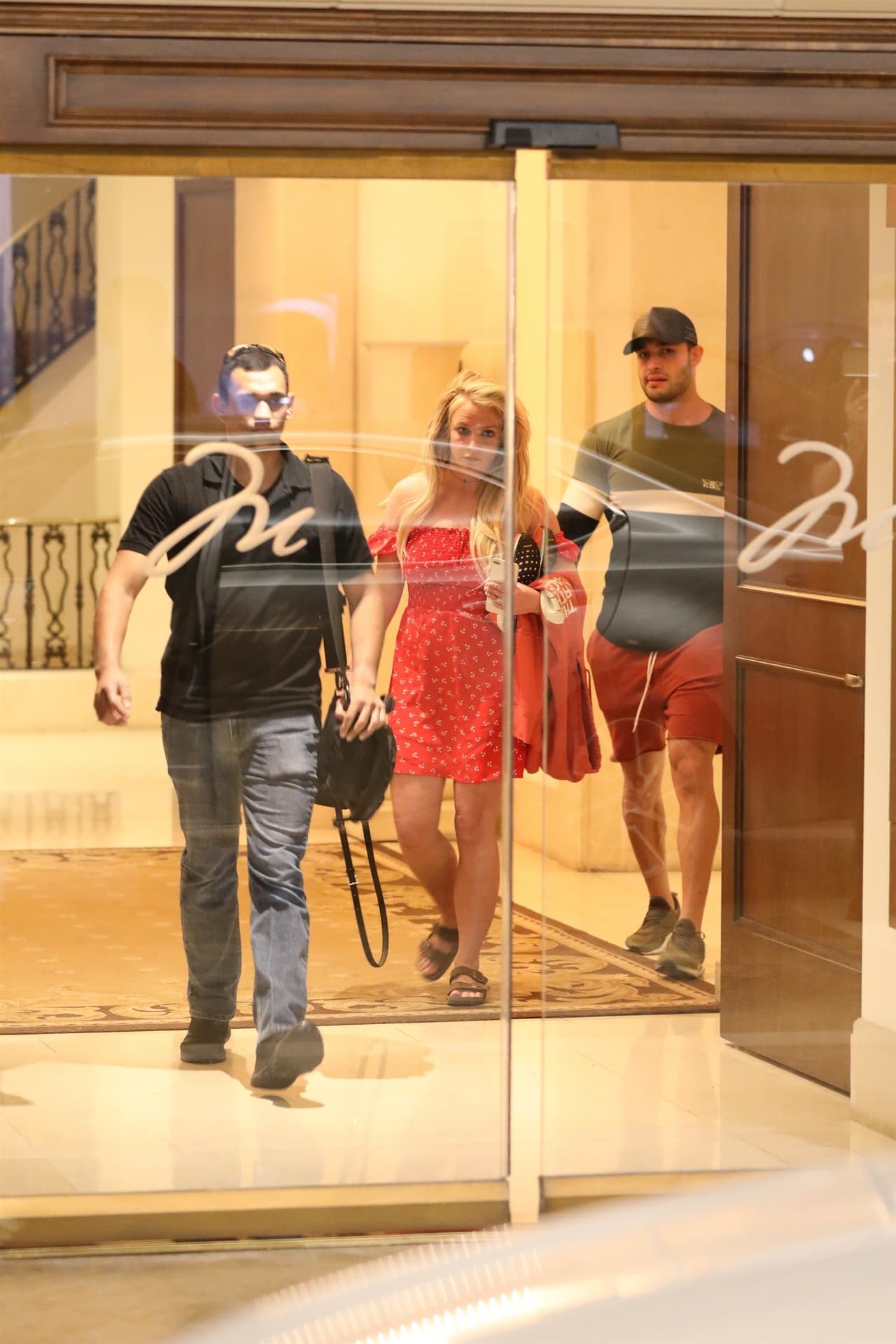 TMZ reveló que Brintey Spears se recluyó voluntariamente en un 
<a href="https://www.univision.com/famosos/para-evitar-una-crisis-recluyen-a-britney-spears-en-un-centro-de-salud-mental-fotos">centro de salud mental</a> el mes pasado.