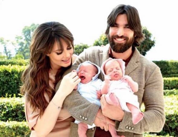 Ya nacieron las gemelas de Victoria Camacho y Osvaldo de León