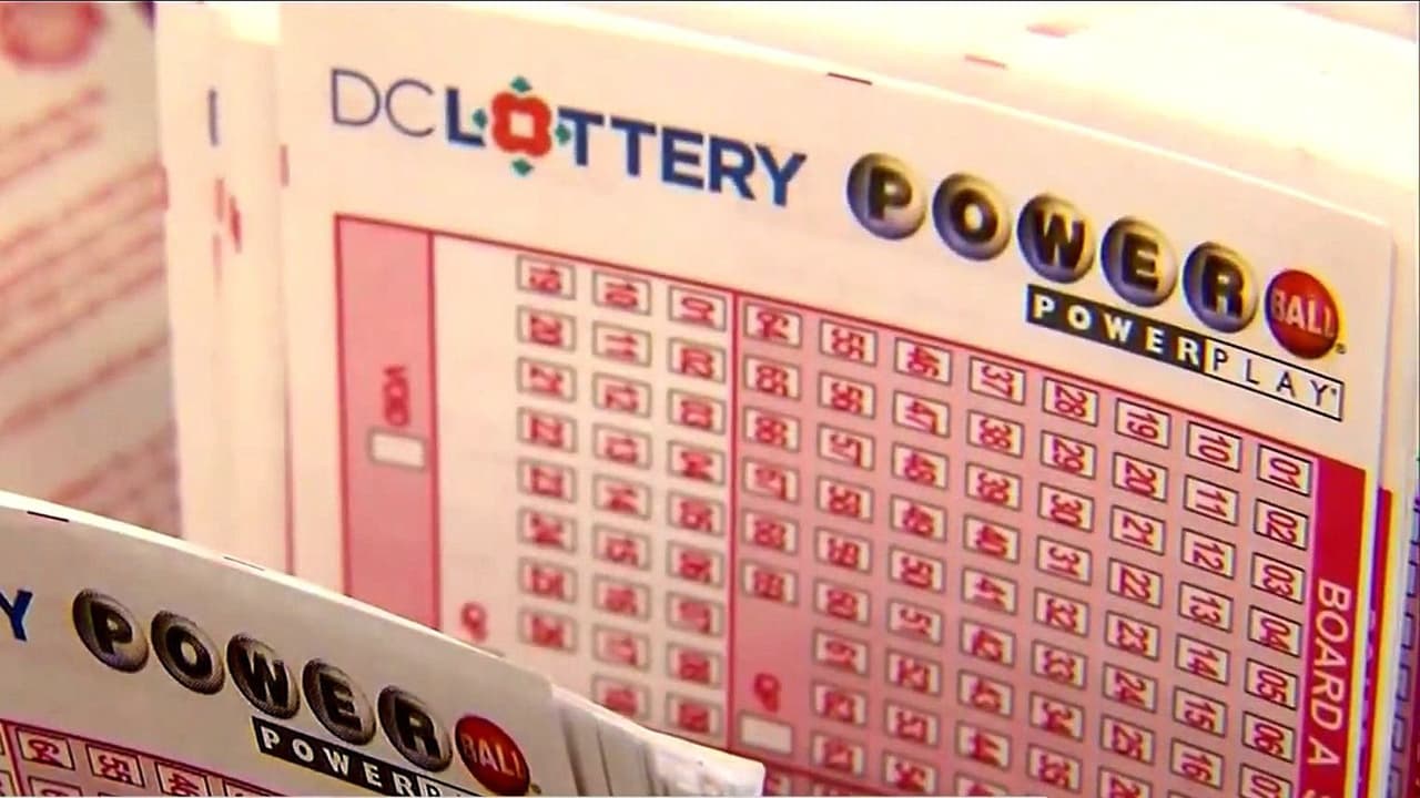 El premio mayor de Powerball alcanza los 856 millones de dólares tras otro sorteo sin ganador