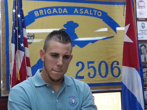 José Delfin visiting the 2506 Bay of Pigs Veterans Brigade headquarters in Miami. Courtesy of Ralph Fernández/Univision.