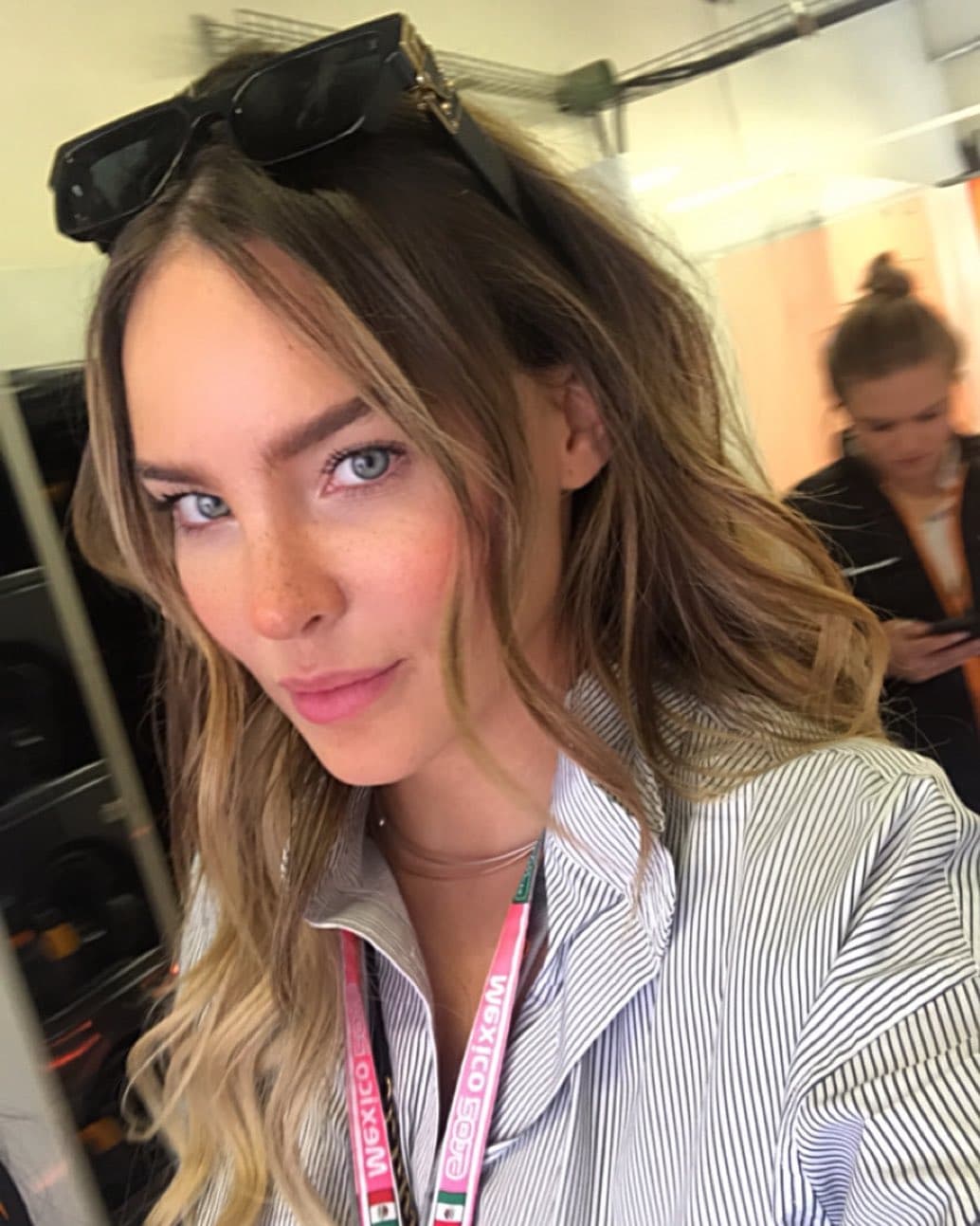 La intérprete de 'Amor a primera vista' recientemente se identificó como una "mujer independiente", que no necesita de un hombre a su lado para estar feliz o sentirse segura.