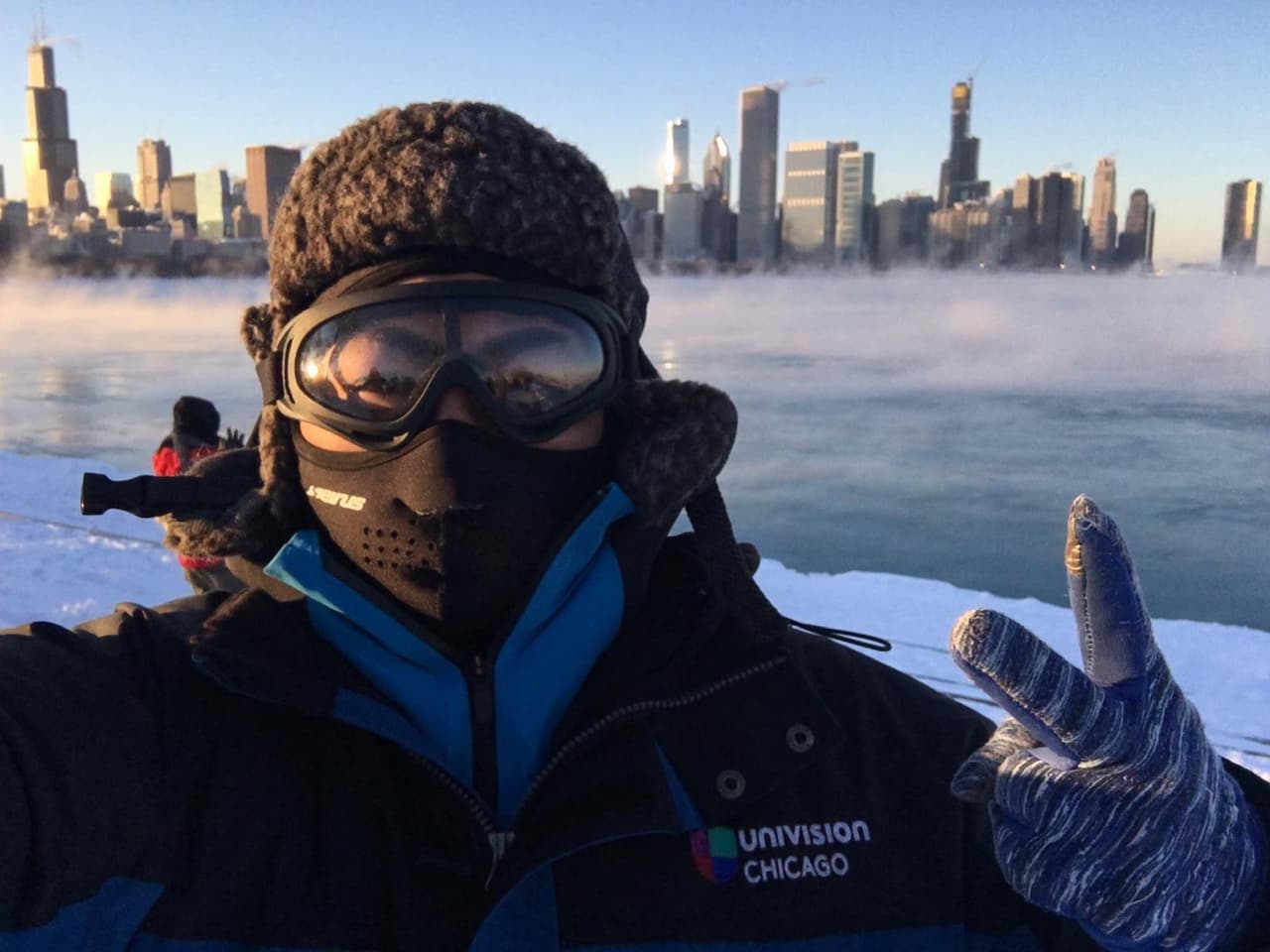 Rafael Varela es uno de nuestros camarógrafos 'freelancers', quien se aseguró de estar bien cubierto para hacerle frente a las frías temperaturas.