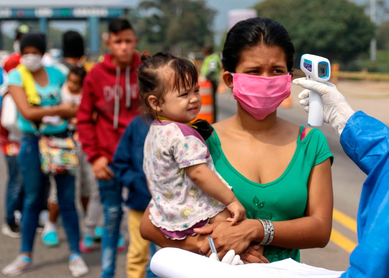 Jesús Ocaña, uno de los venezolanos que decidió regresar dijo a la agencia AP muchos no han podido encontrar trabajo en un país donde los negocios siguen cerrados y la gente ha recibido órdenes de permanecer en sus casas a causa de la pandemia.