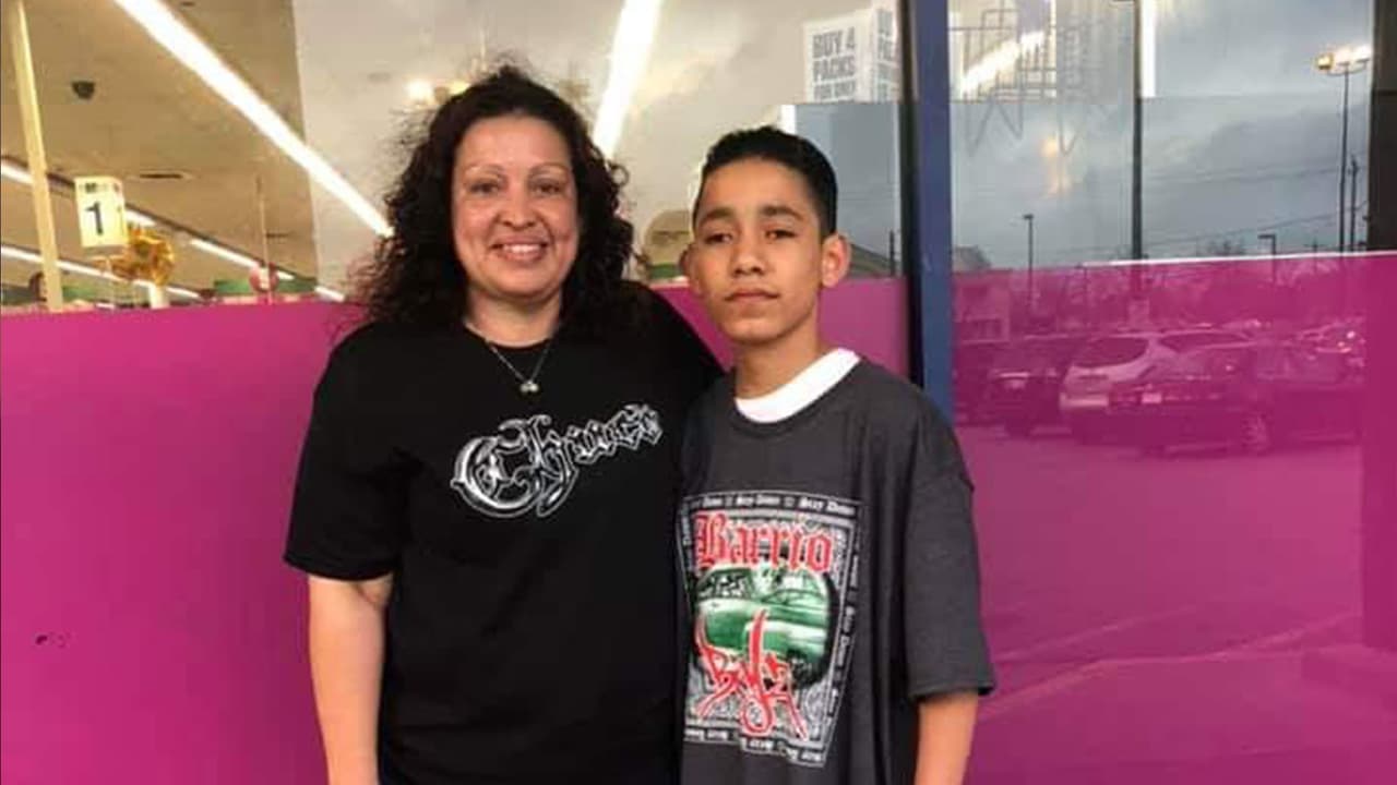 Cuando su madre salió del hospital Elijah decidió continuar con su negocio.