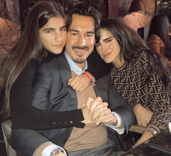 "Si te preocupas por... 'él es el hombre, que me abra la puerta, que él me pague'... no vas a ser feliz nunca", destacó.
<br>