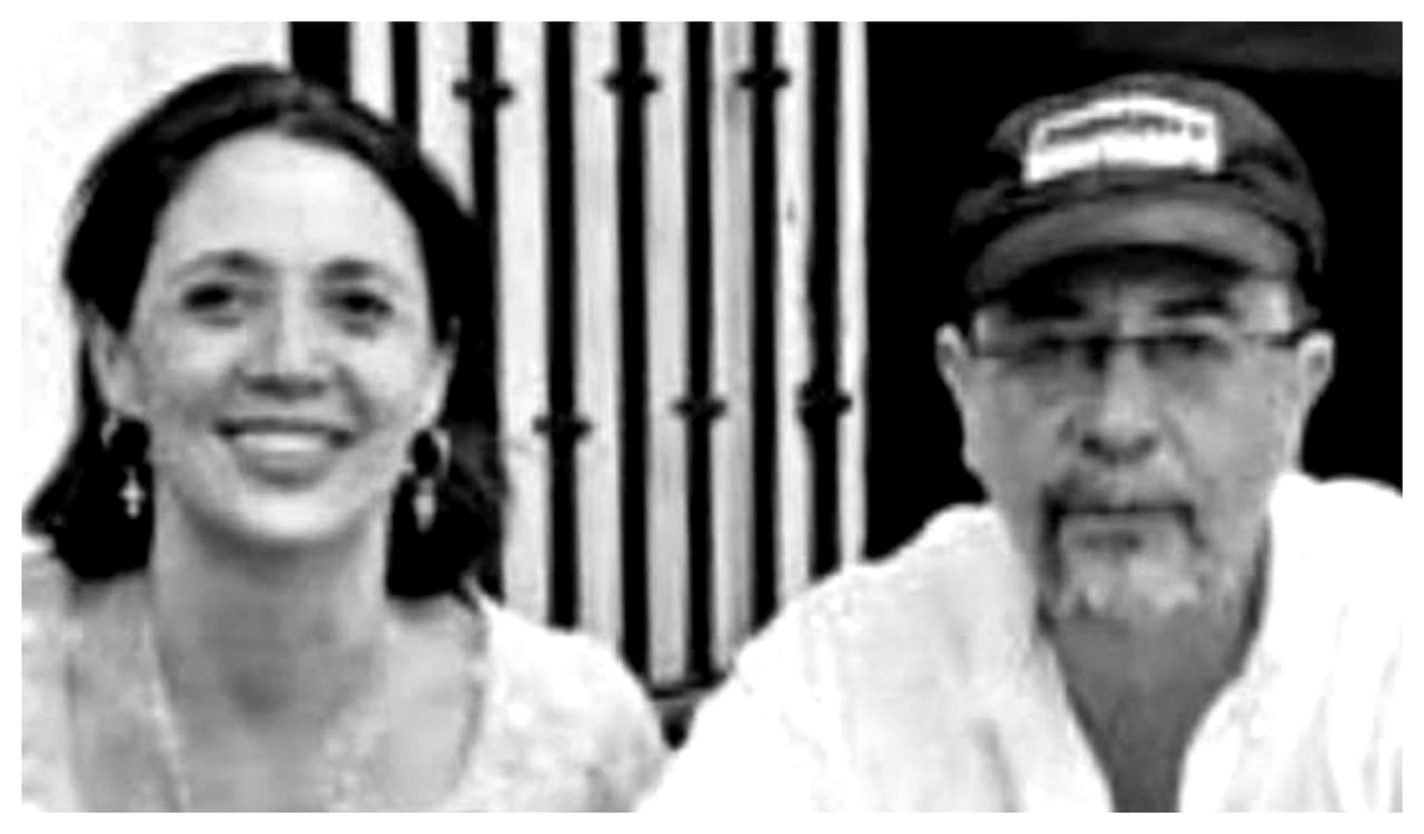 Su compañero
<b><a href="http://www.univision.com/entretenimiento/mueren-en-accidente-de-carretera-un-hijo-de-maria-rubio-y-la-actriz-maru-duenas">Claudio Reyes</a></b> también fue otra de las víctimas mortales del accidente, él era uno de los directores de escena de
<b><a href="http://www.univision.com/programas/novelas/maru-duenas-la-actriz-de-la-rosa-de-guadalupe-que-tuvo-un-tragico-final-fotos">'Me declaro culpable'</a></b>.