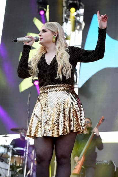 Meghan Trainor se veía guapísima sobre el escenario.
