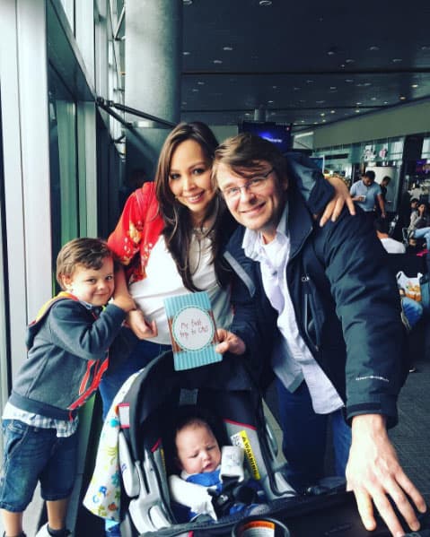 En esta foto Gamboa aparece al lado de su familia: su esposa Juliana Ortega y sus hijos más pequeños Juan Martín y Mateo.