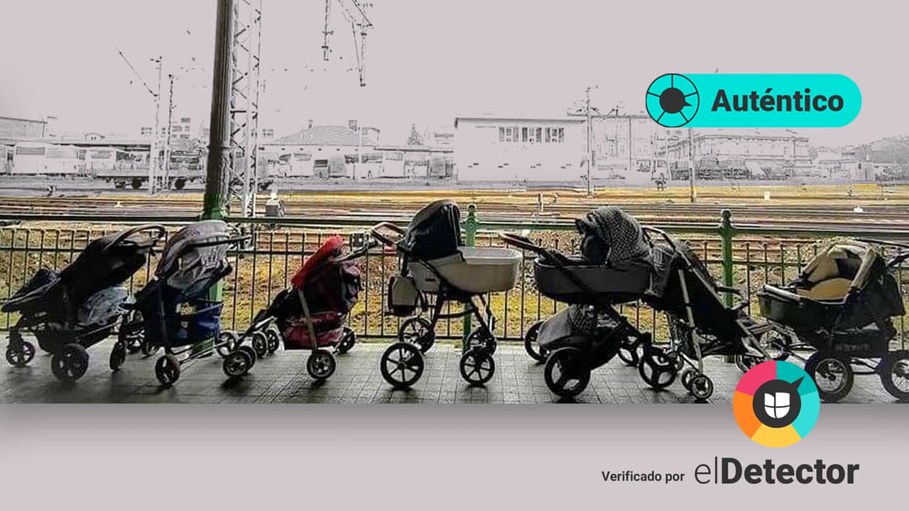 ¿Es real la foto de carriolas dejadas en una estación de tren en Polonia para bebés refugiados de Ucrania?