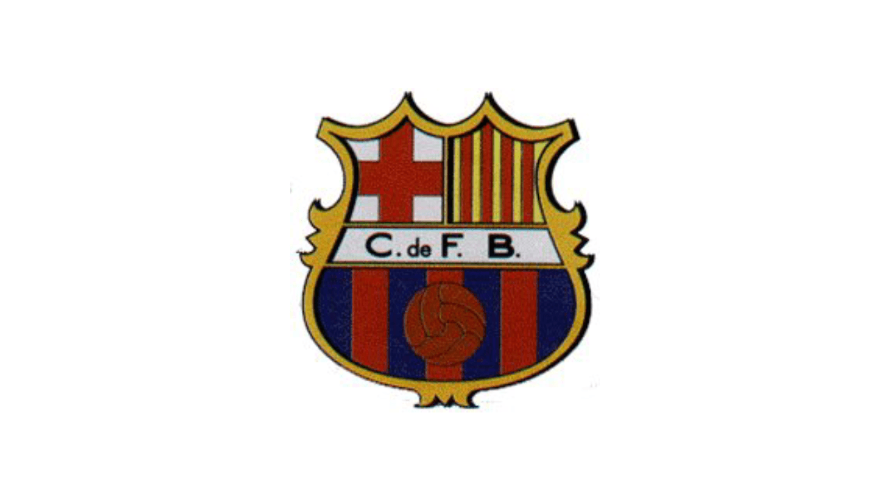 <b>Escudo de 1957:</b> escudo vigente cuando se fundó el Camp Nou, casa del Barcelona durante los últimos 62 años.
