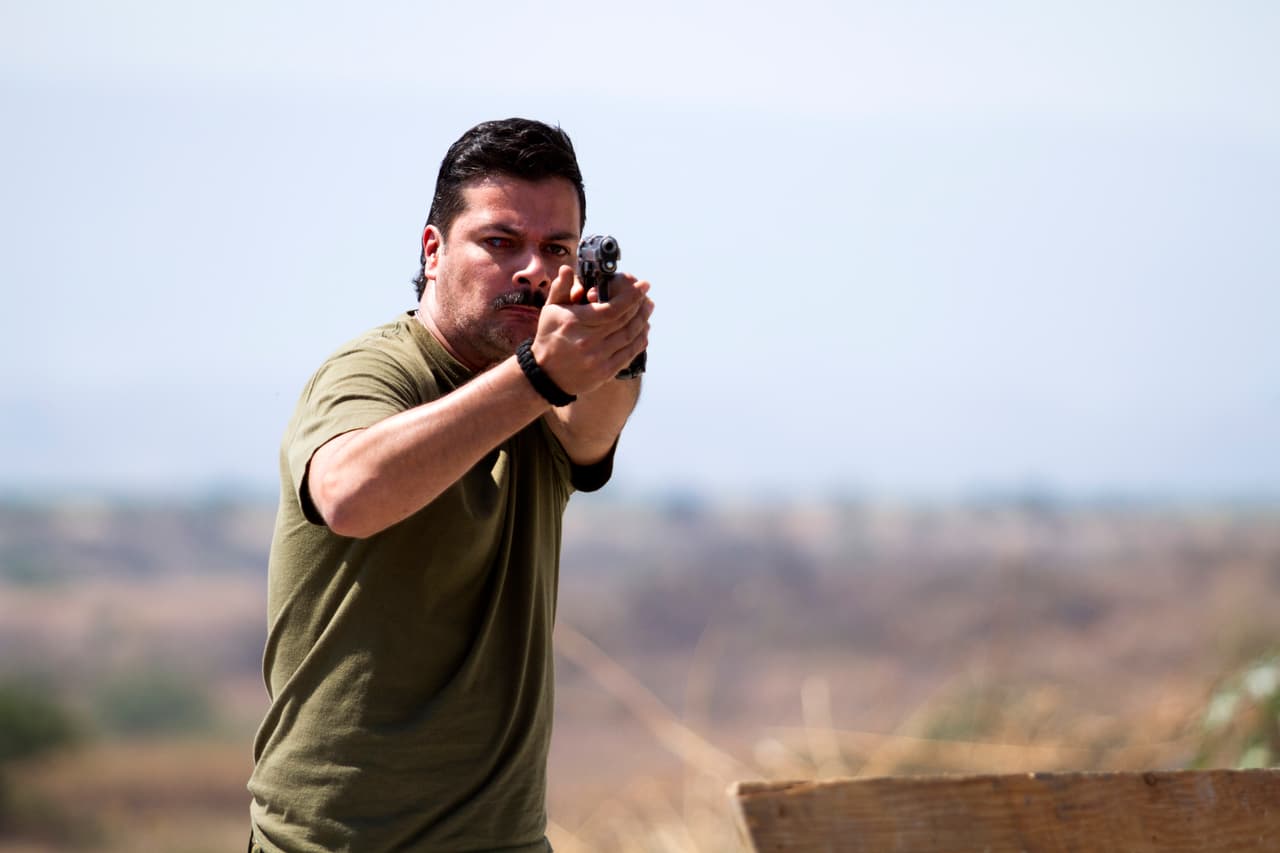 El coronel el aseguró que pagaría muy caro por arruinar su vida y por dejarlo muy cerca de la ceguera.