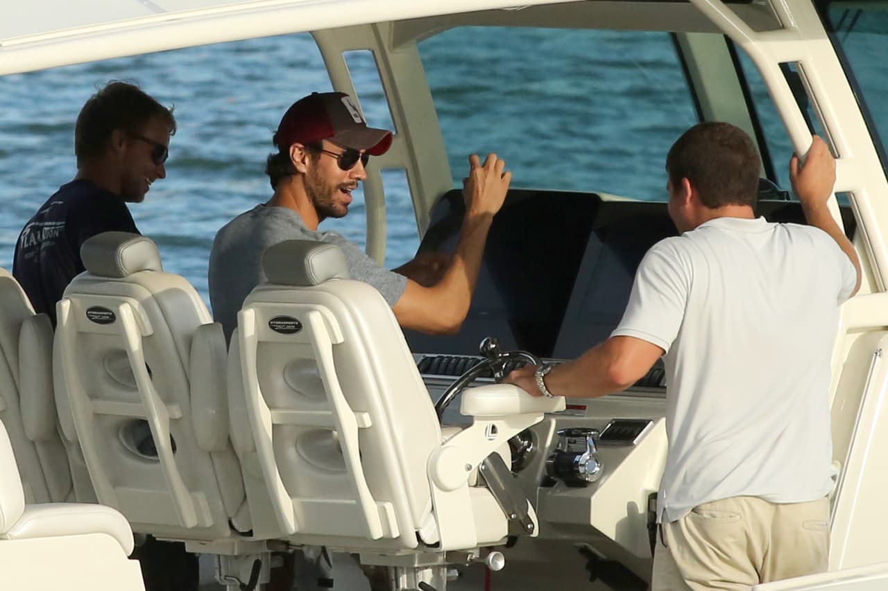 Lo acompañaron unos familiares de su amada Anna Kournikova.