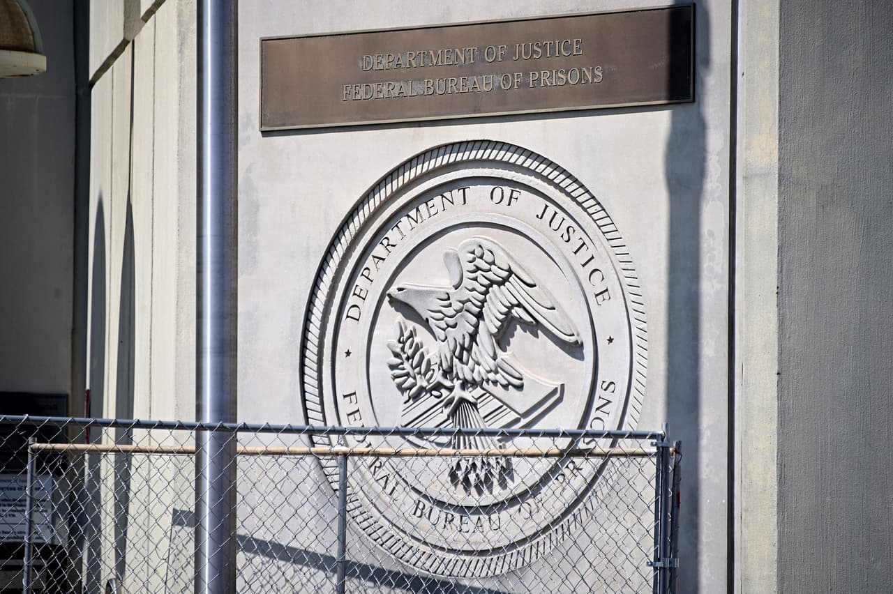 La situación en el MDC Brooklyn ha alcanzado un punto crítico, con una serie de problemas que han llamado la atención de jueces, defensores de derechos humanos y el público en general.