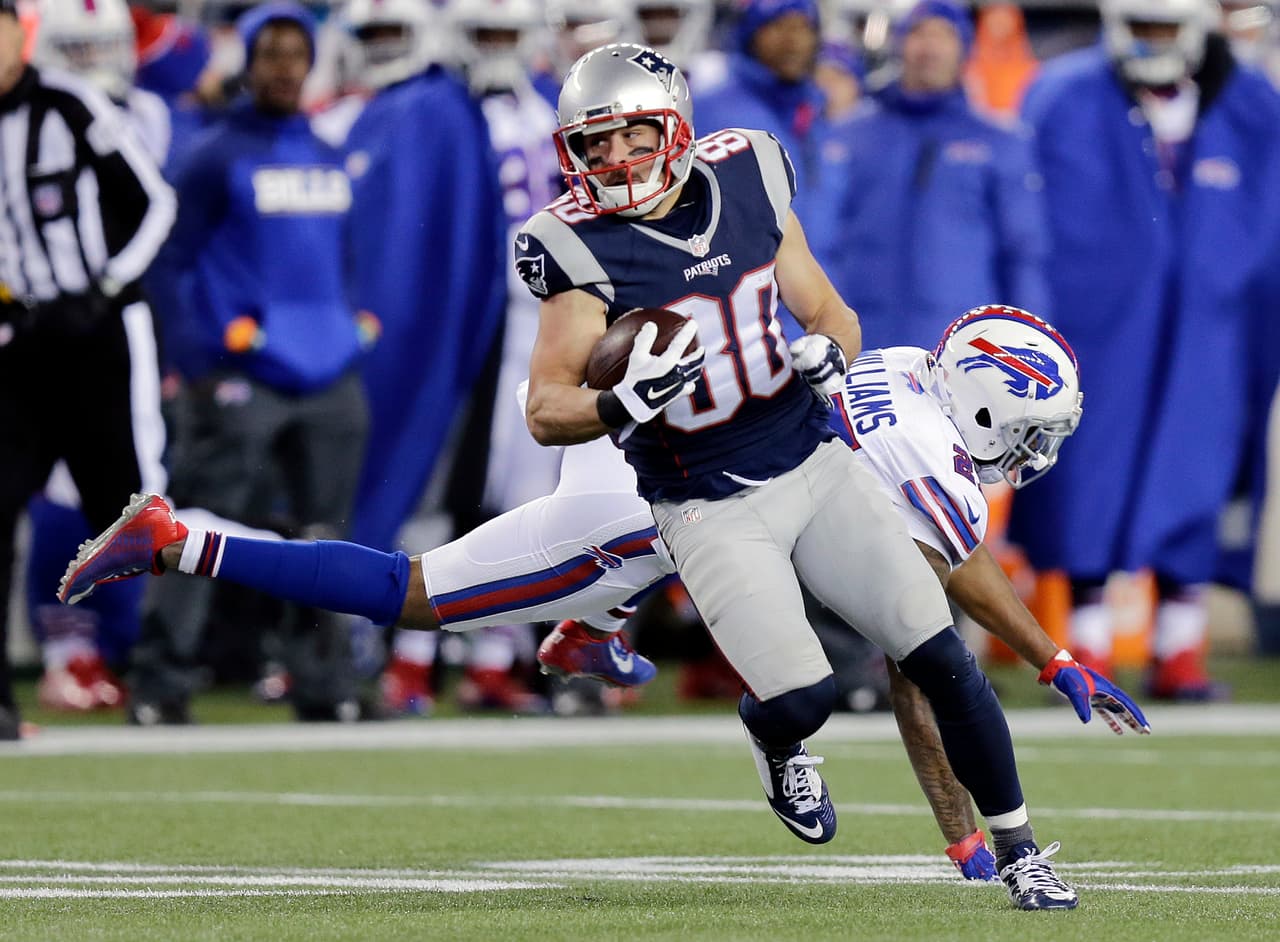 El receptor Danny Amendola con participación limitada en el entrenamiento